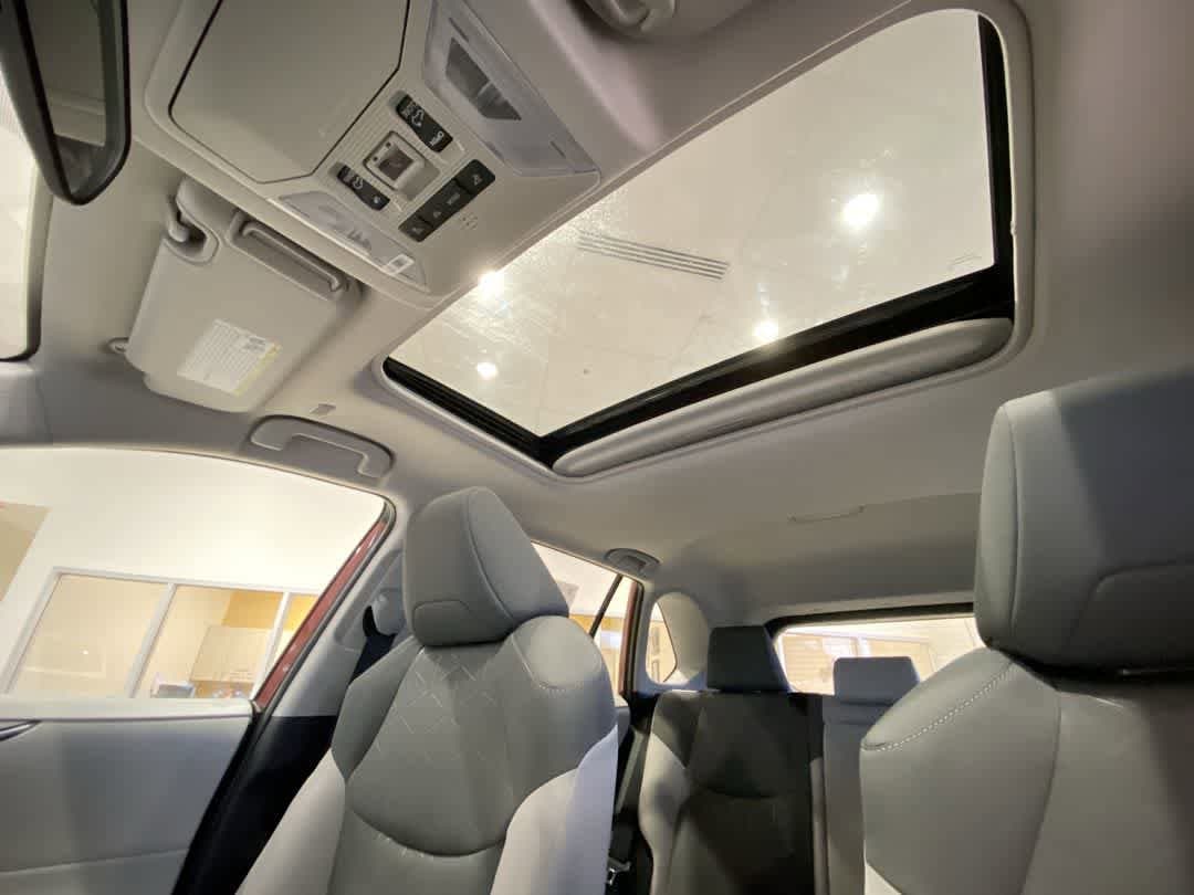 Thumbnail: 2025 Toyota RAV4 - 24