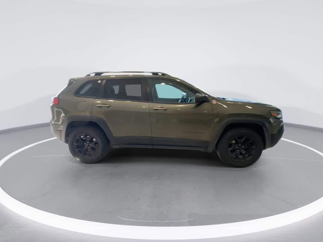 Thumbnail: 2019 Jeep Cherokee - 9