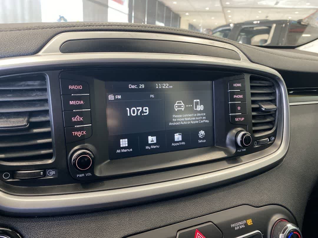 Thumbnail: 2020 Kia Sorento - 16