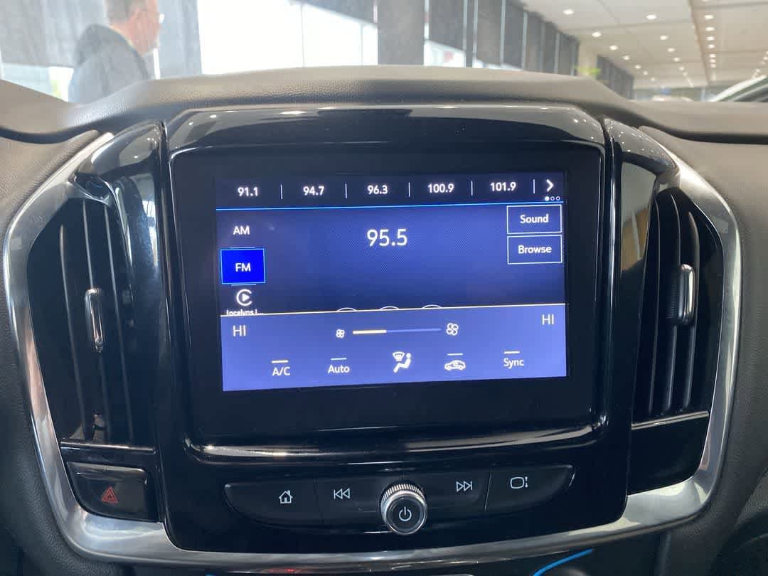 Thumbnail: 2023 Chevrolet Traverse - 18