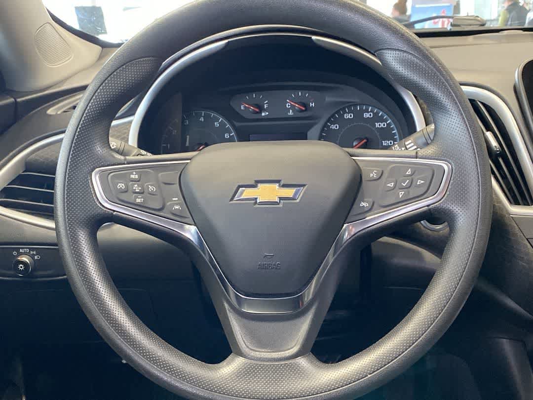 Thumbnail: 2023 Chevrolet Malibu - 17