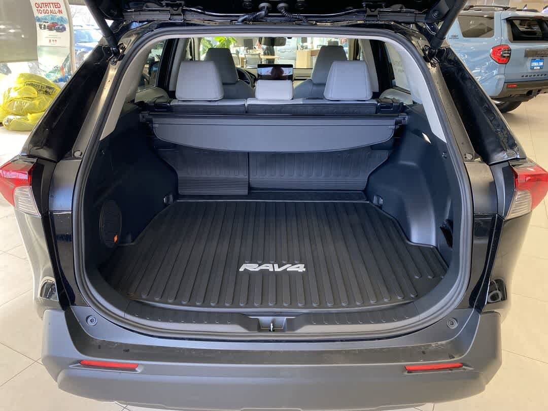 Thumbnail: 2025 Toyota RAV4 - 23