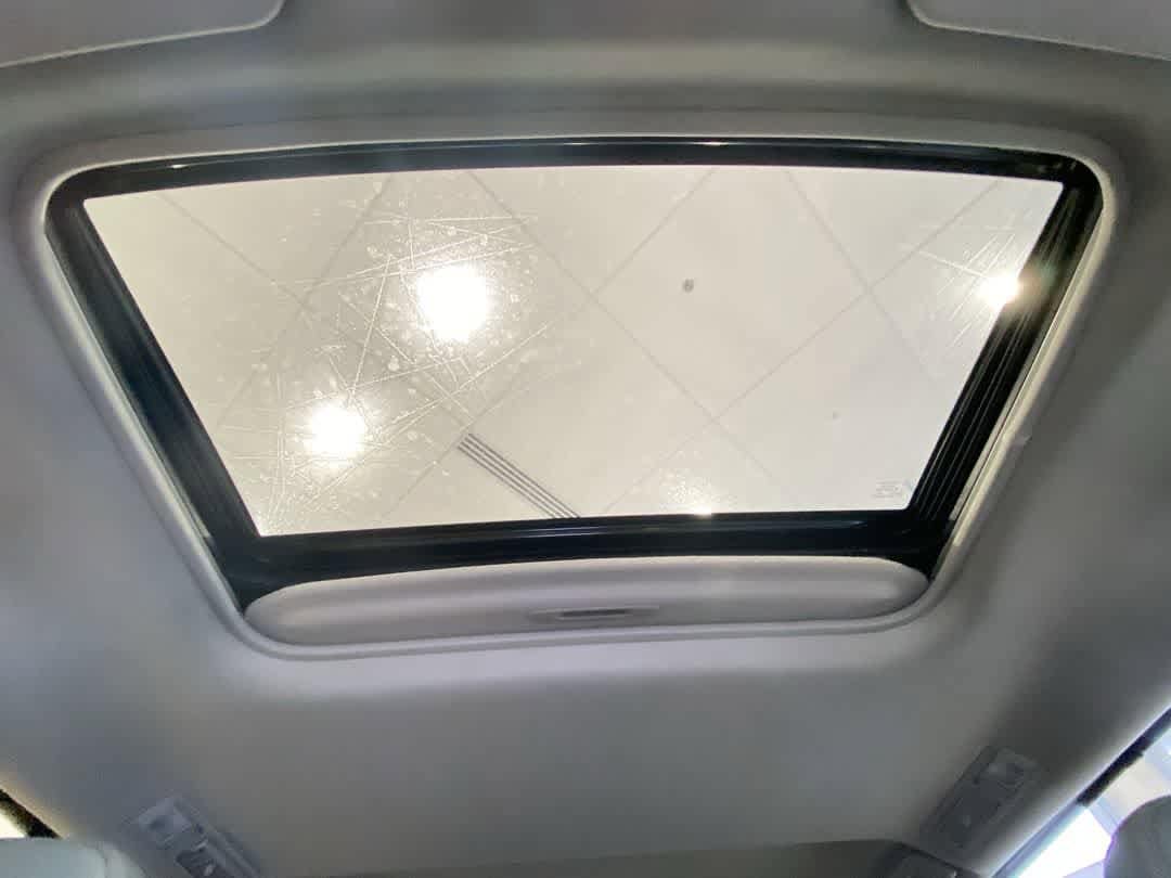 Thumbnail: 2021 Toyota Sienna - 24