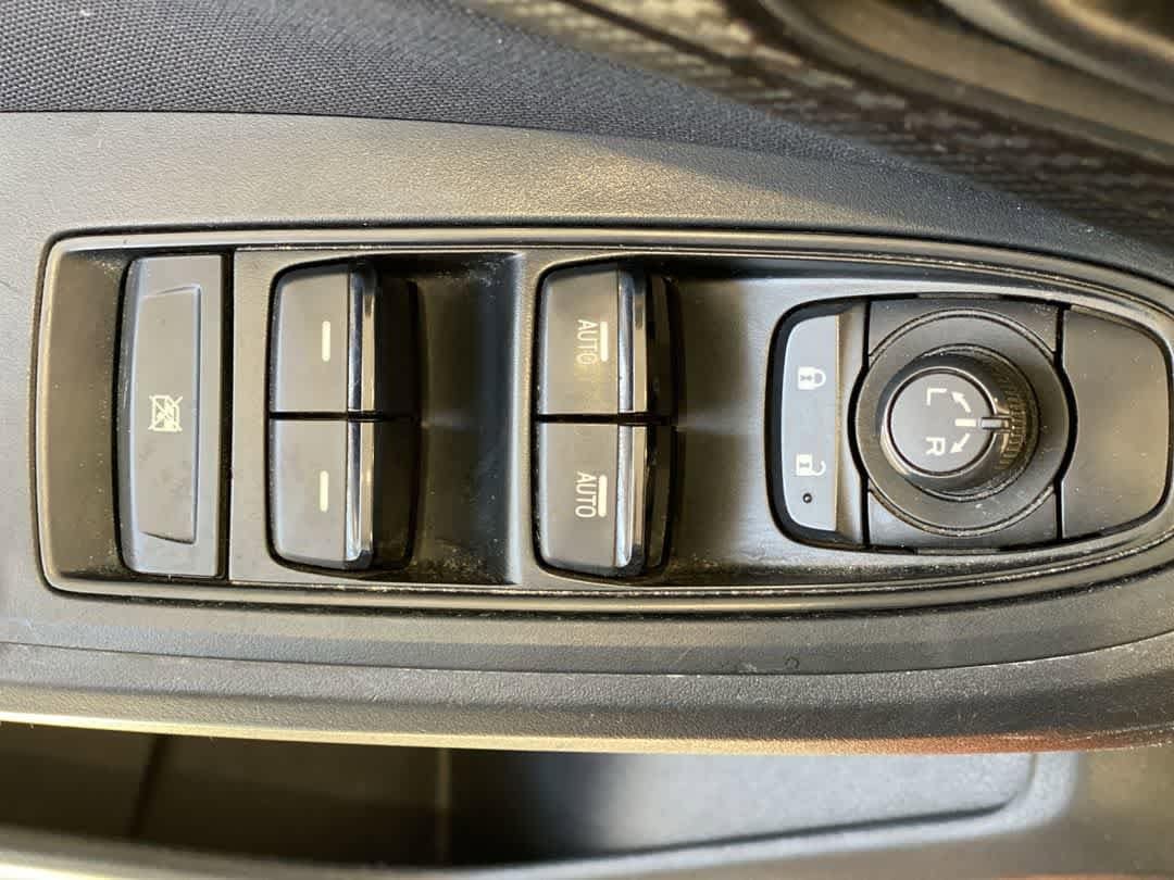 Thumbnail: 2018 Subaru Crosstrek - 16