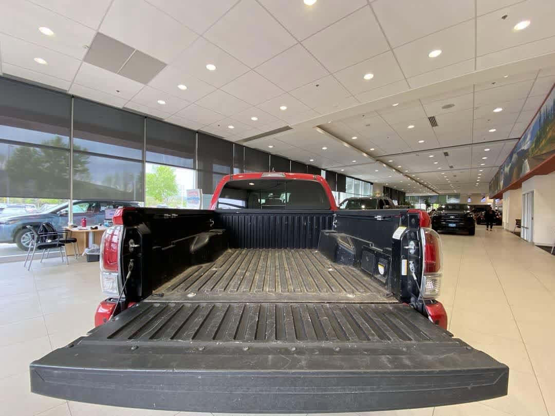 Thumbnail: 2021 Toyota Tacoma - 25