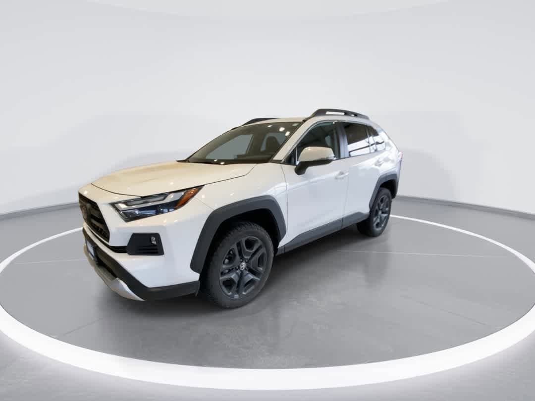 Thumbnail: 2022 Toyota RAV4 - 4