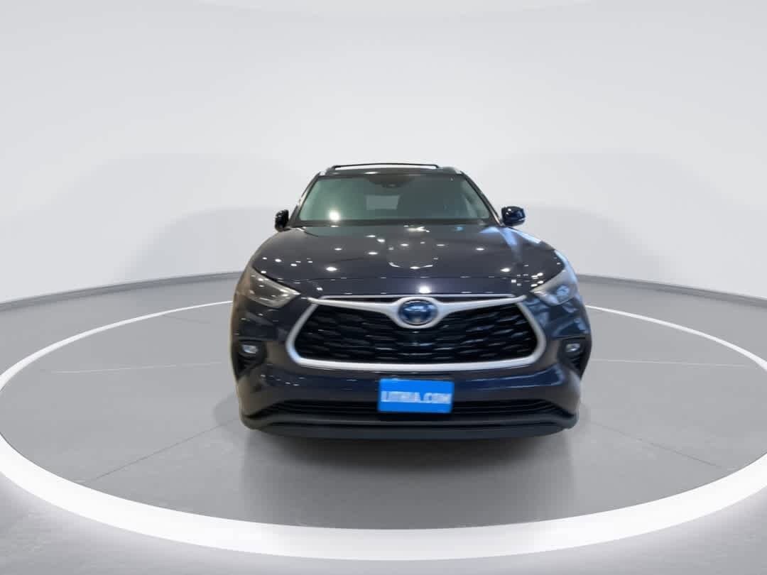 Thumbnail: 2023 Toyota Highlander - 3