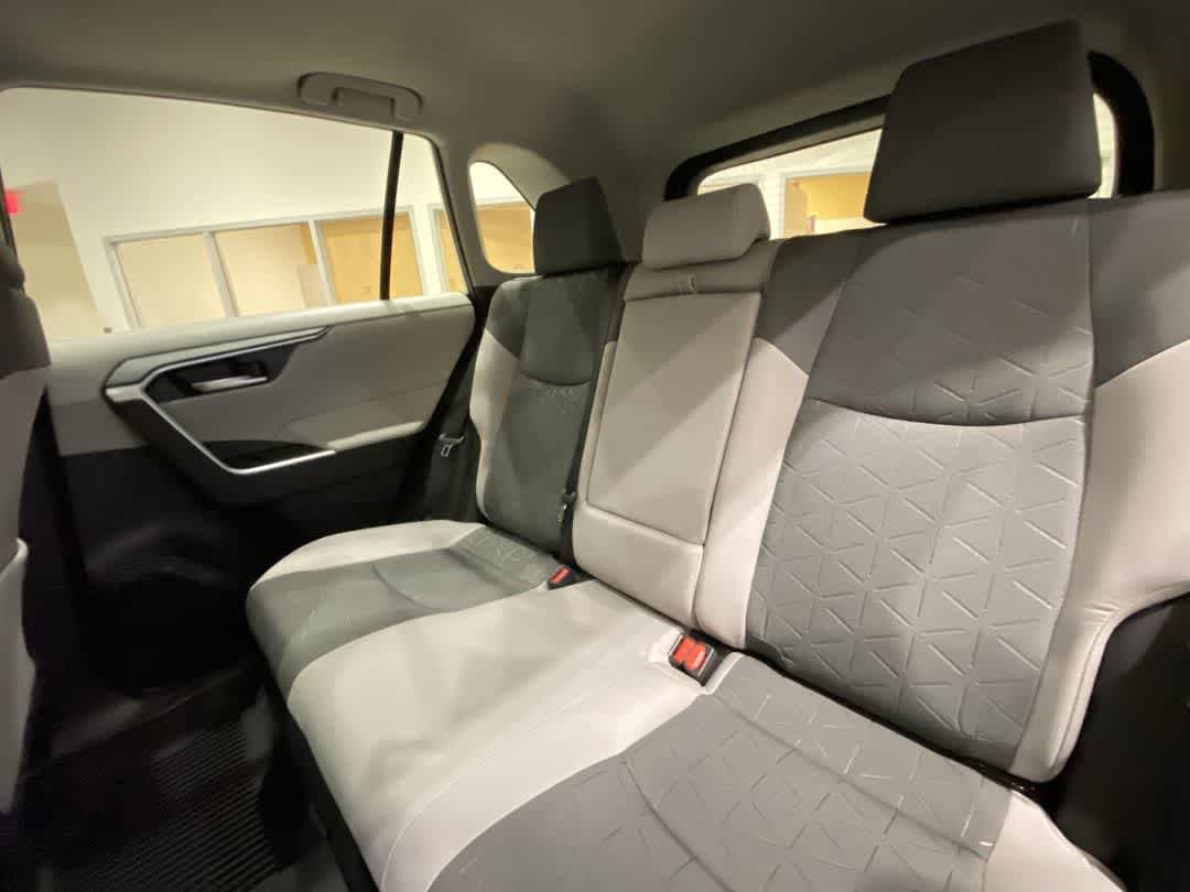 Thumbnail: 2025 Toyota RAV4 - 25