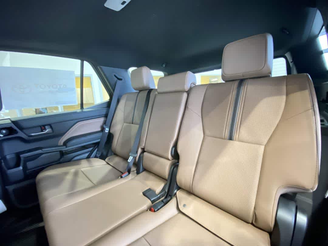 Thumbnail: 2026 Toyota 4Runner - 23