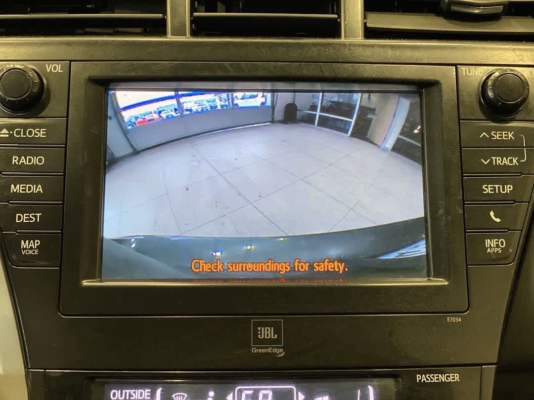 Thumbnail: 2013 Toyota Prius v - 20