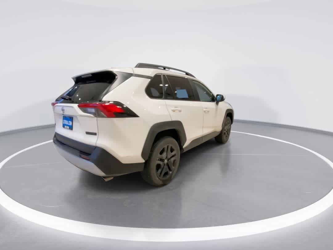 Thumbnail: 2024 Toyota RAV4 - 8