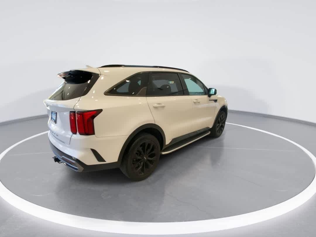 Thumbnail: 2022 Kia Sorento - 8