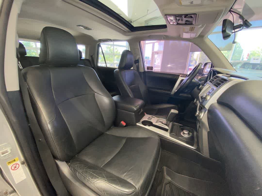 Thumbnail: 2011 Toyota 4Runner - 28