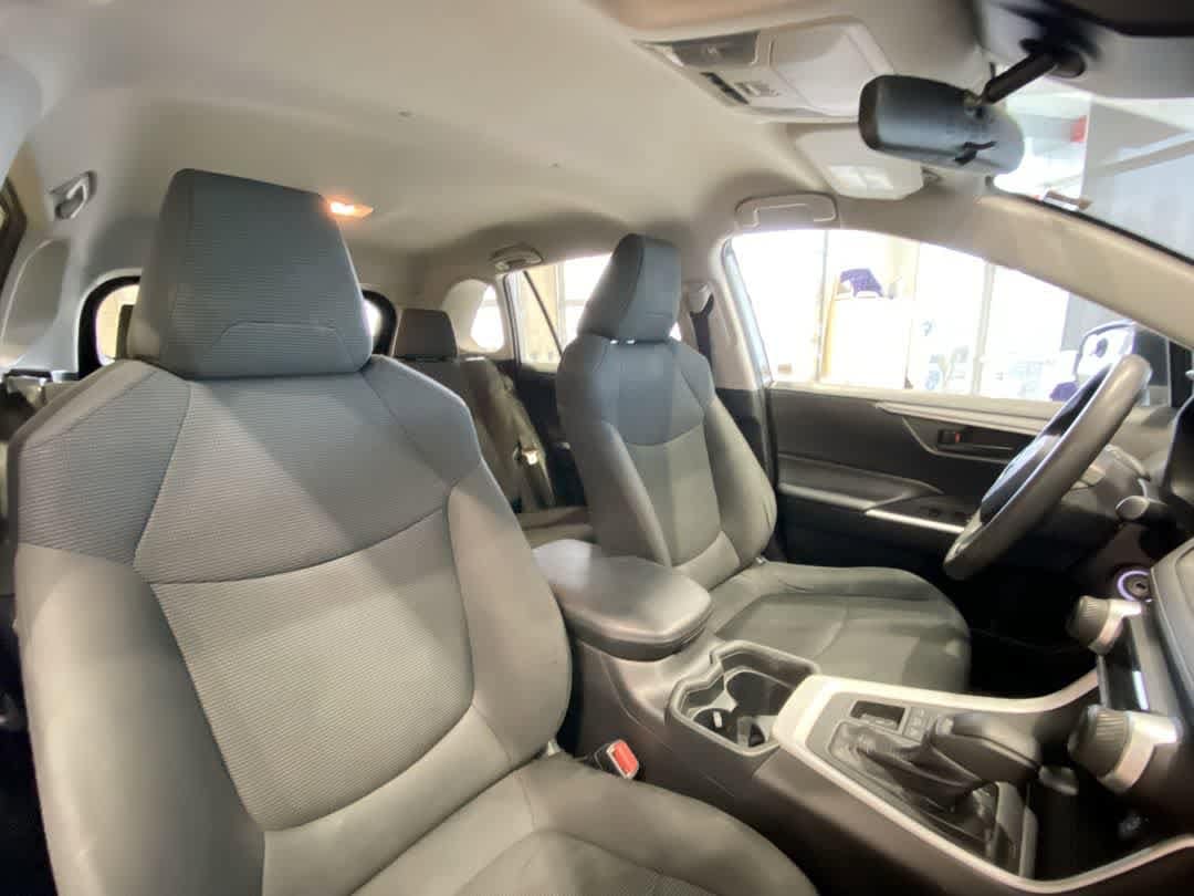 Thumbnail: 2020 Toyota RAV4 - 26