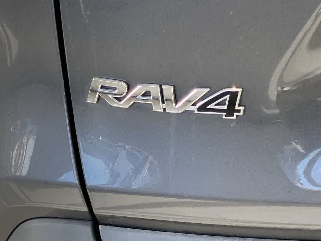 Thumbnail: 2022 Toyota RAV4 - 11