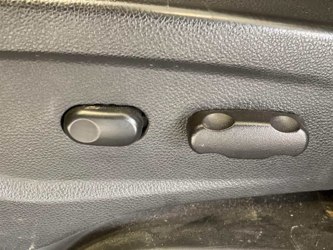 Thumbnail: 2021 Chevrolet Trax - 15