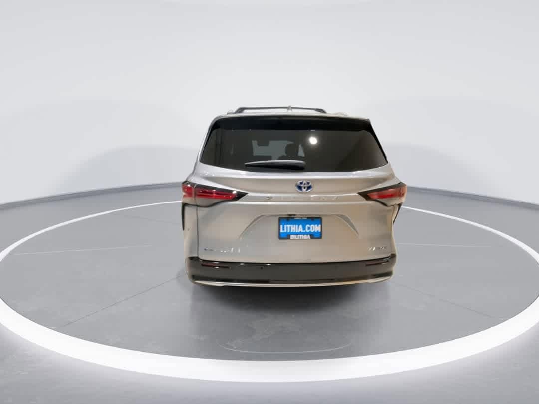 Thumbnail: 2025 Toyota Sienna - 7