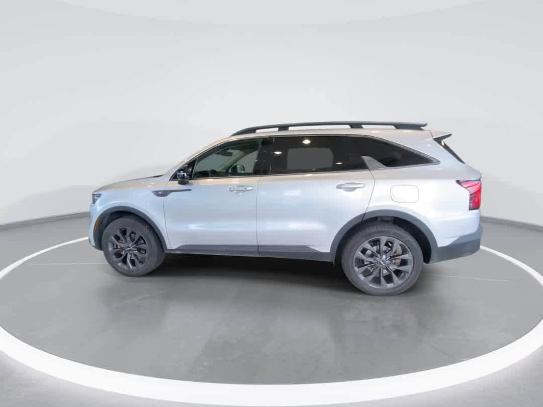 Thumbnail: 2022 Kia Sorento - 4