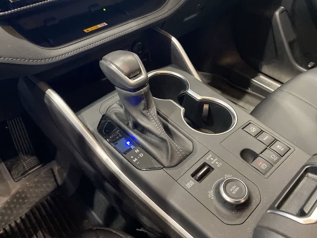 Thumbnail: 2025 Toyota Highlander - 21