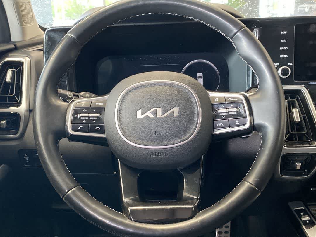 Thumbnail: 2022 Kia Sorento - 16