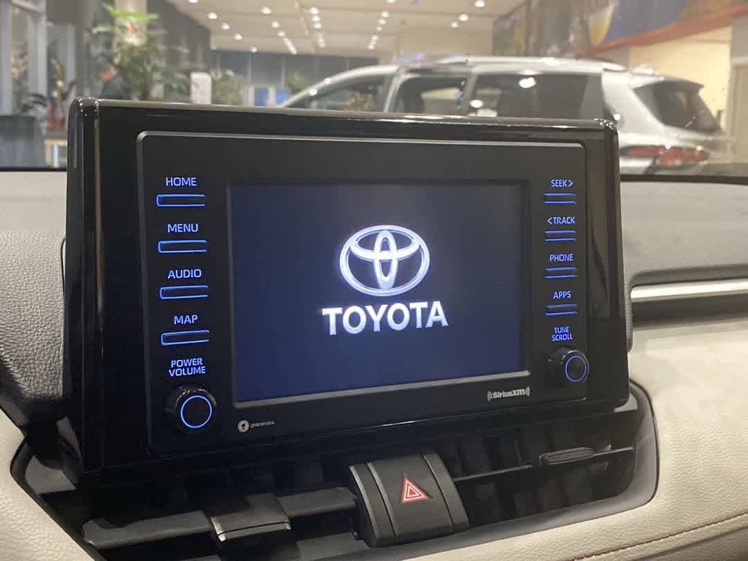 Thumbnail: 2021 Toyota RAV4 - 16