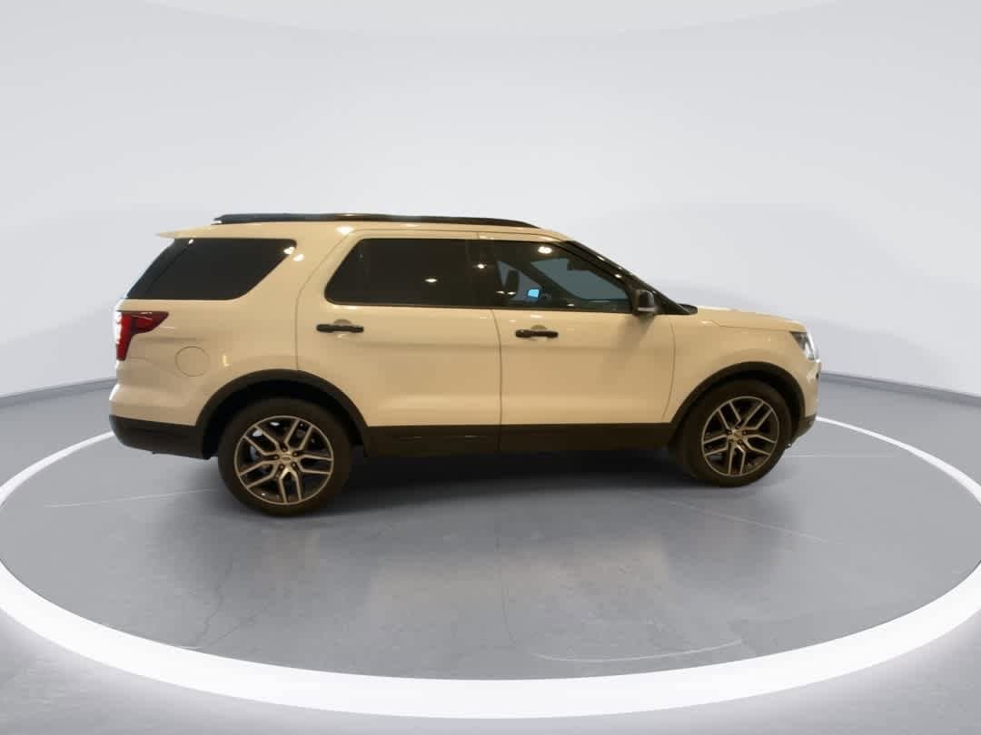 Thumbnail: 2018 Ford Explorer - 9