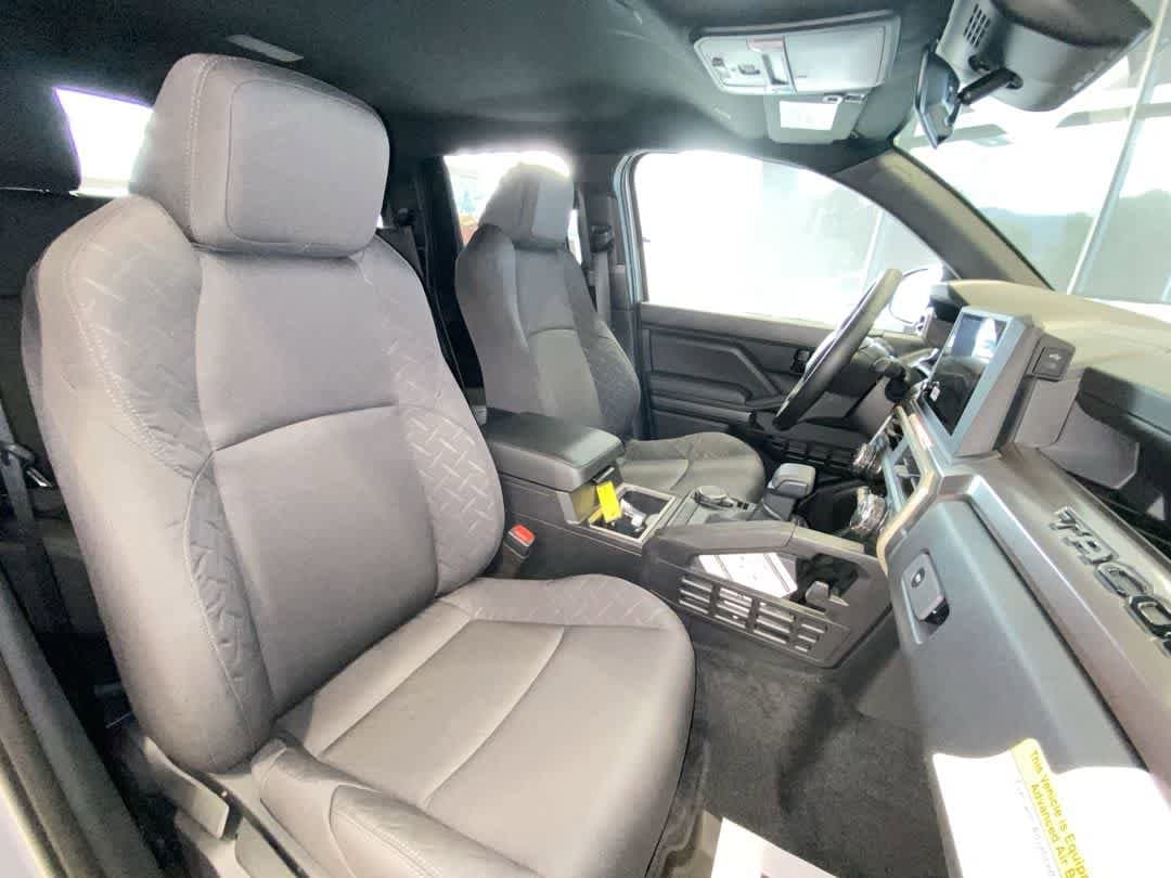 Thumbnail: 2025 Toyota Tacoma - 25