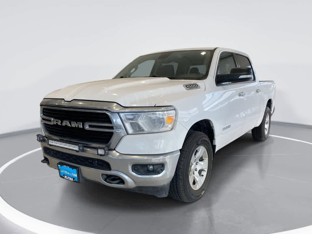 2020 RAM 1500 Big Horn/Lone Star 4x4 Crew Cab 5'7's photo