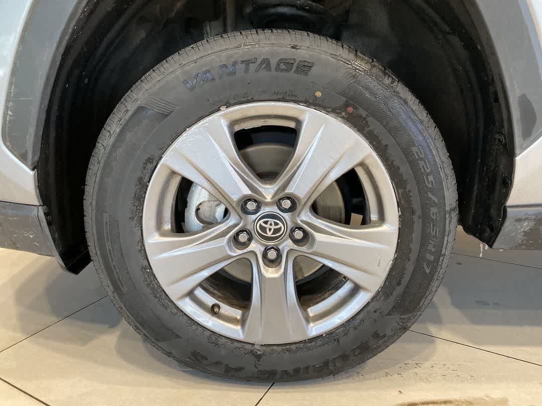 Thumbnail: 2025 Toyota RAV4 - 10