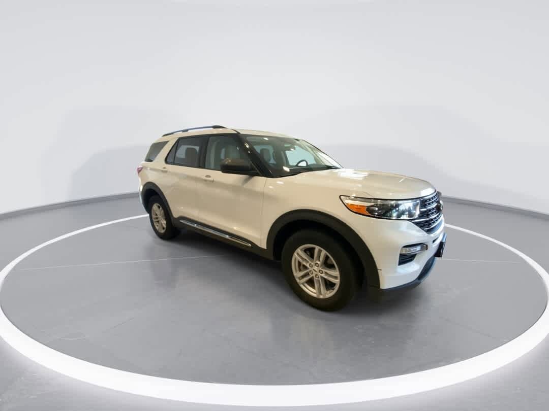 2023 Ford Explorer XLT photo 2