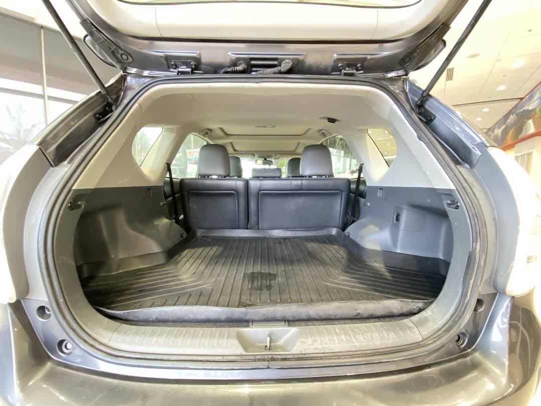 Thumbnail: 2013 Toyota Prius v - 27