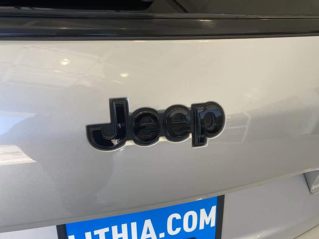 Thumbnail: 2024 Jeep Grand Cherokee L - 12