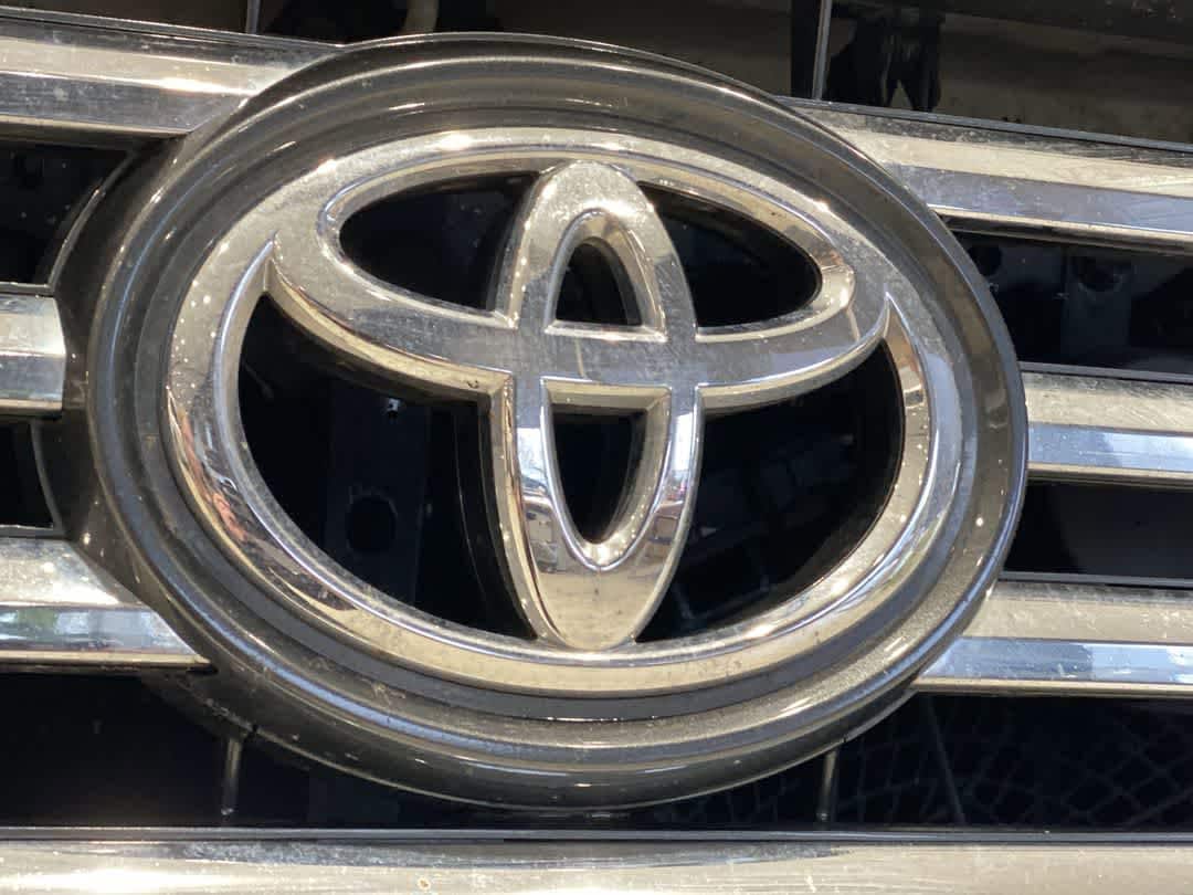 Thumbnail: 2018 Toyota Sequoia - 9