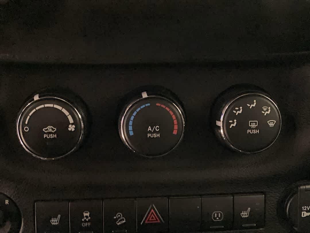 Thumbnail: 2017 Jeep Wrangler - 19