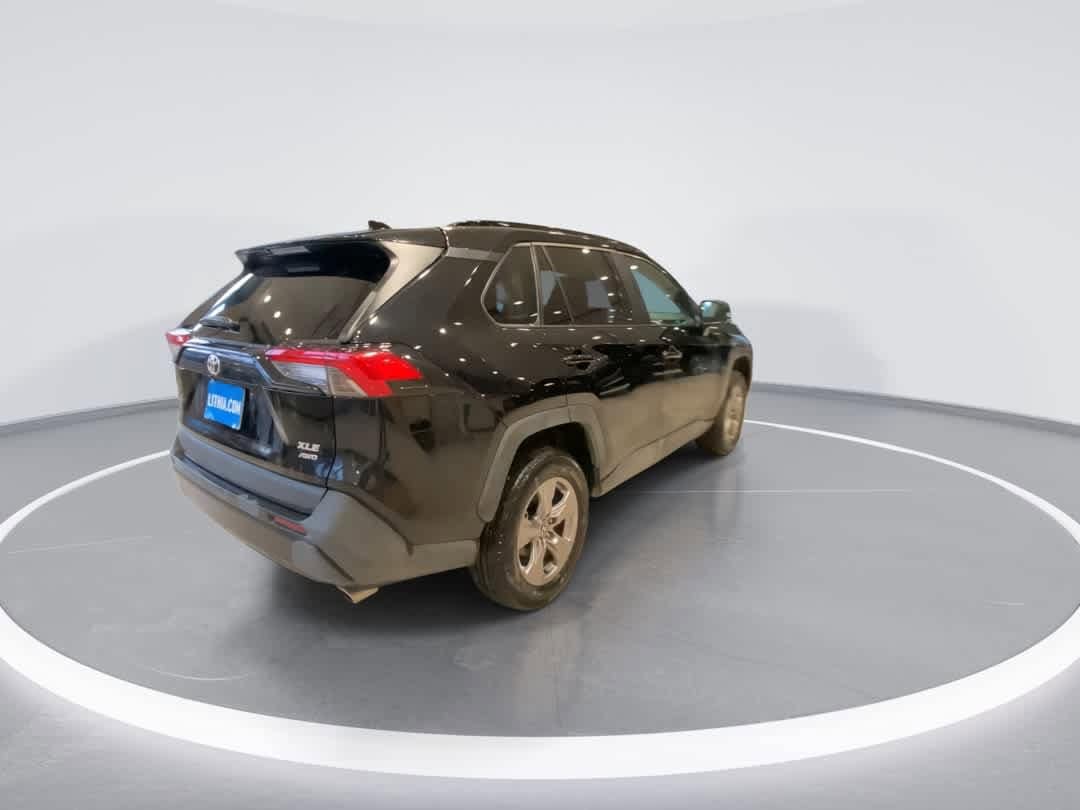 Thumbnail: 2025 Toyota RAV4 - 8