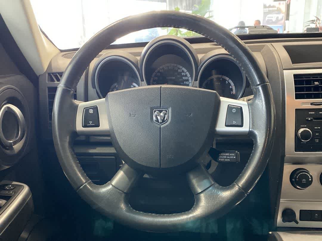 Thumbnail: 2011 Dodge Nitro - 17