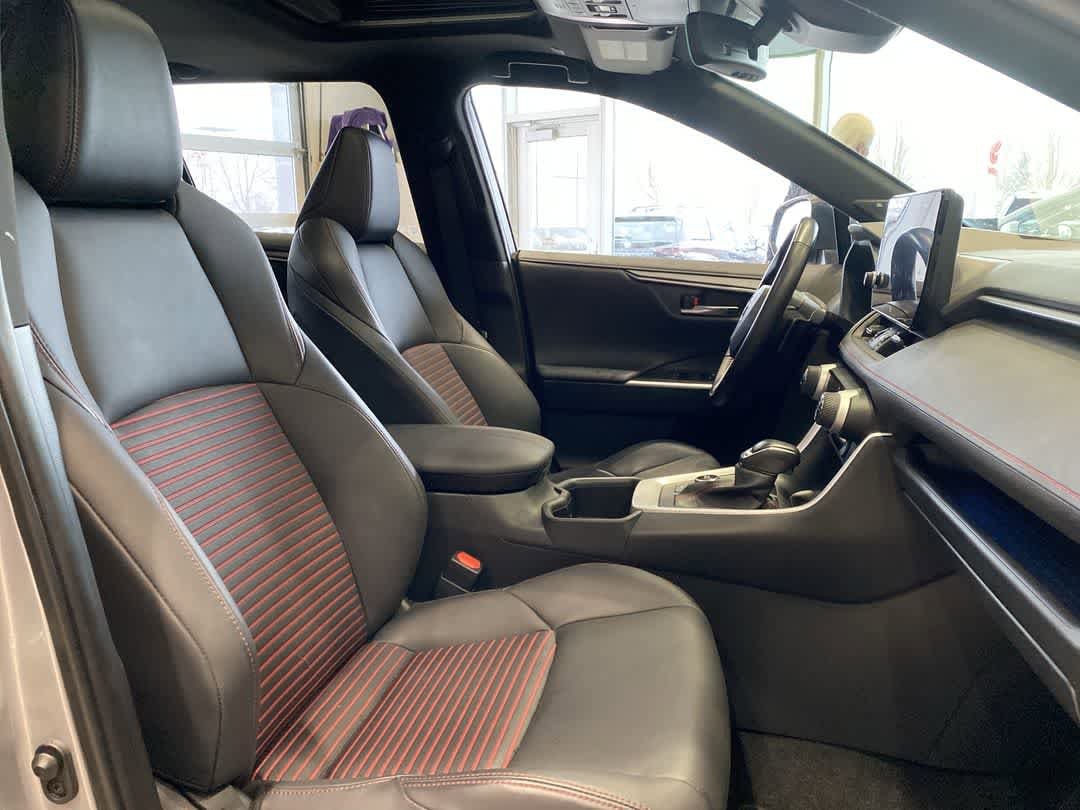 Thumbnail: 2023 Toyota RAV4 - 24