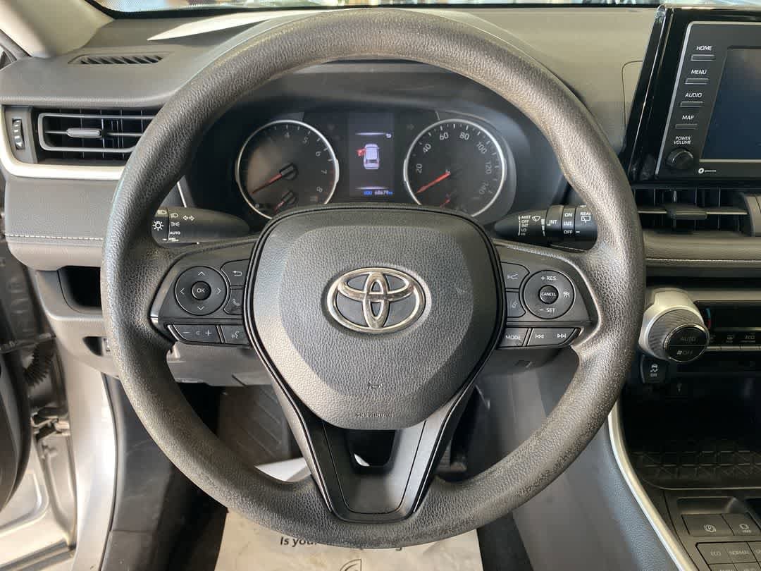 Thumbnail: 2022 Toyota RAV4 - 16