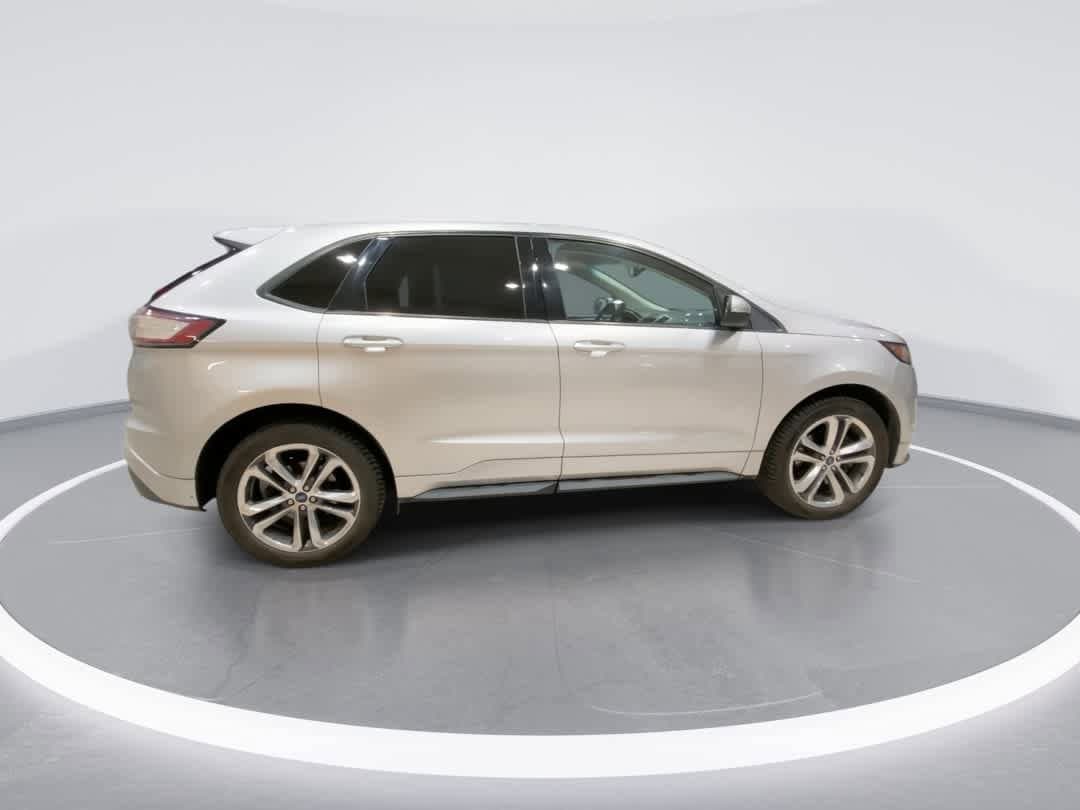 Thumbnail: 2017 Ford Edge - 9