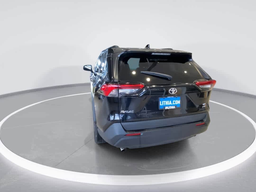 Thumbnail: 2021 Toyota RAV4 - 7