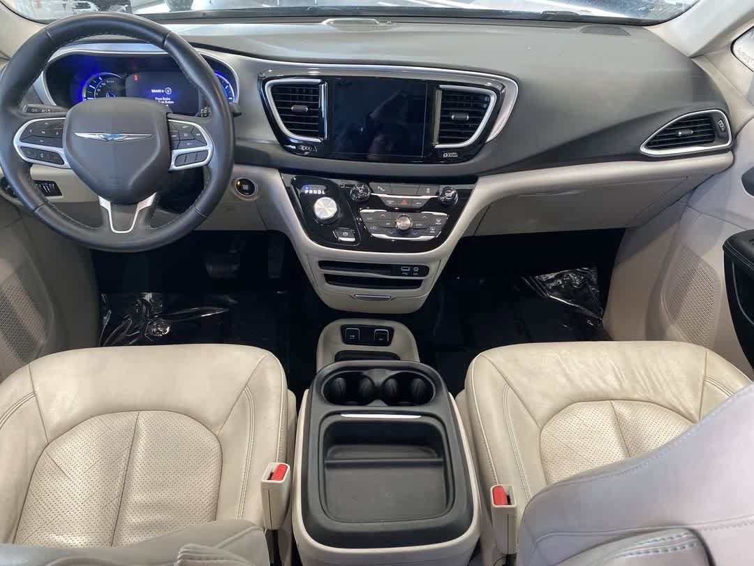 Thumbnail: 2017 Chrysler Pacifica - 20