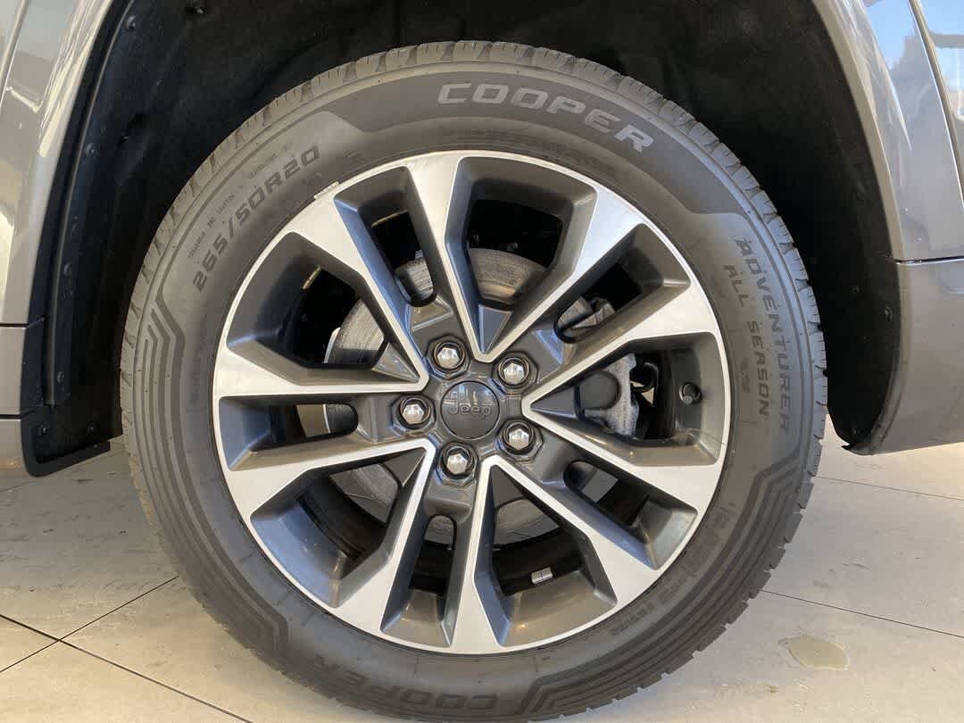 Thumbnail: 2022 Jeep Grand Cherokee - 12