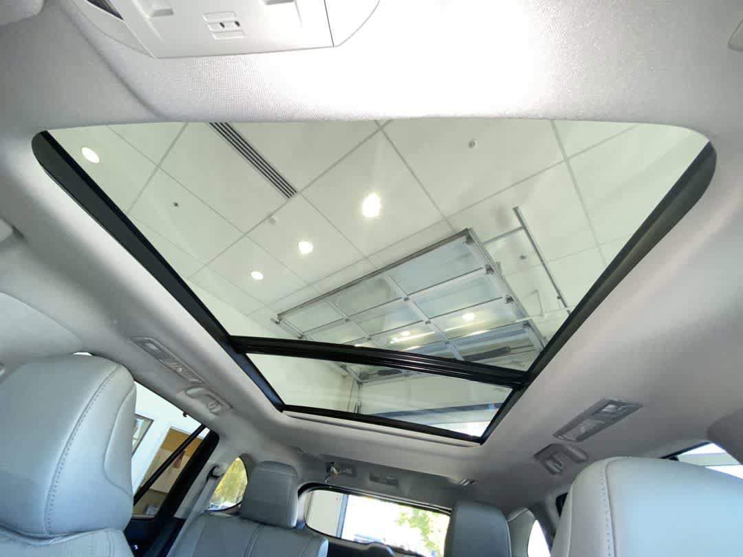 Thumbnail: 2021 Toyota Highlander - 25