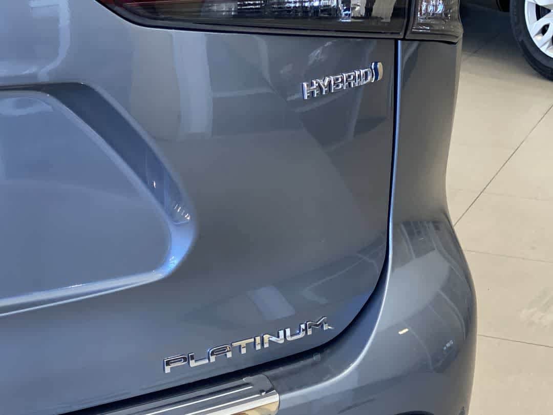 Thumbnail: 2023 Toyota Highlander - 12