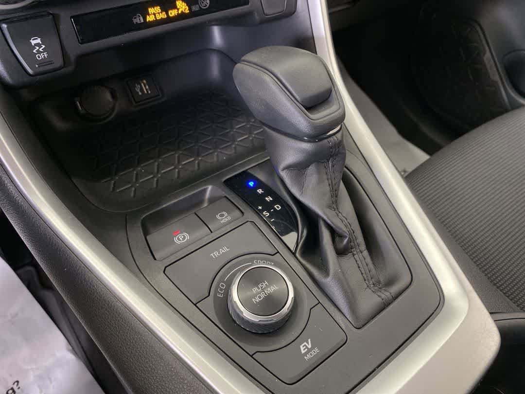 Thumbnail: 2023 Toyota RAV4 - 22