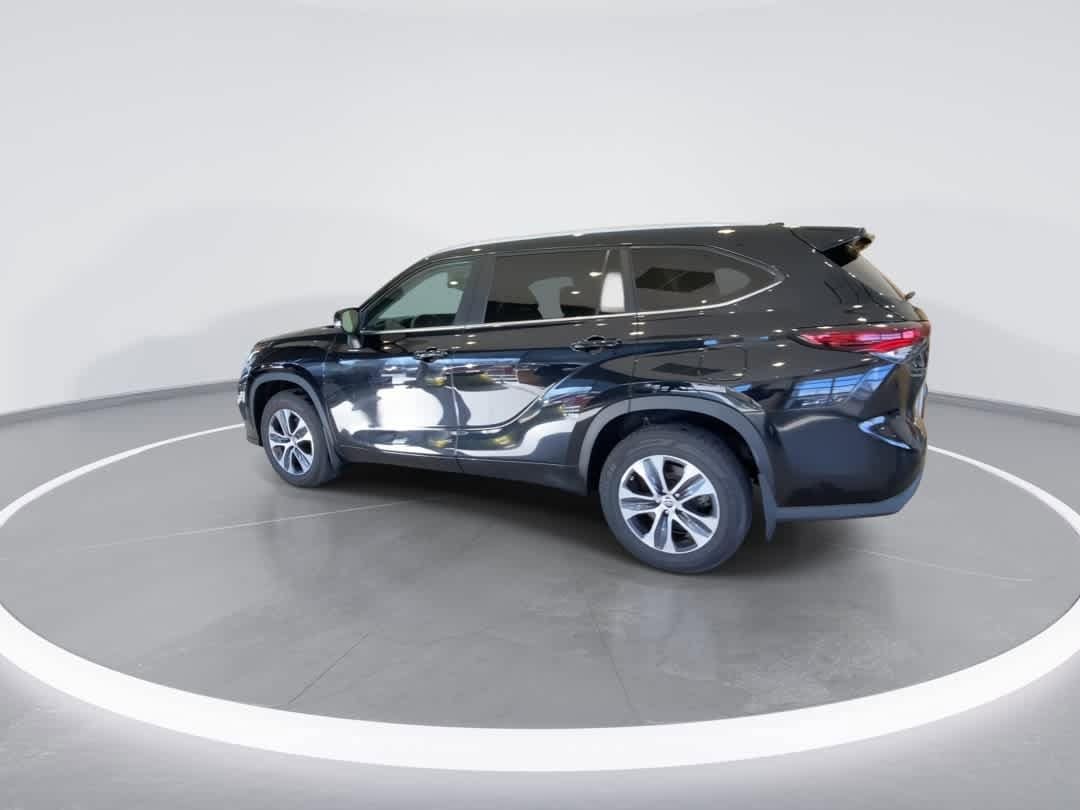 Thumbnail: 2024 Toyota Highlander - 6