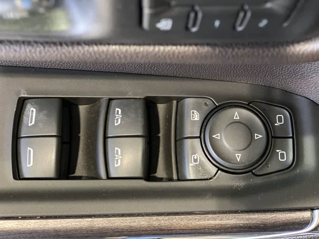 Thumbnail: 2020 Chevrolet Silverado 1500 - 16