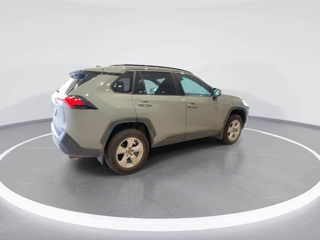 Thumbnail: 2021 Toyota RAV4 - 9