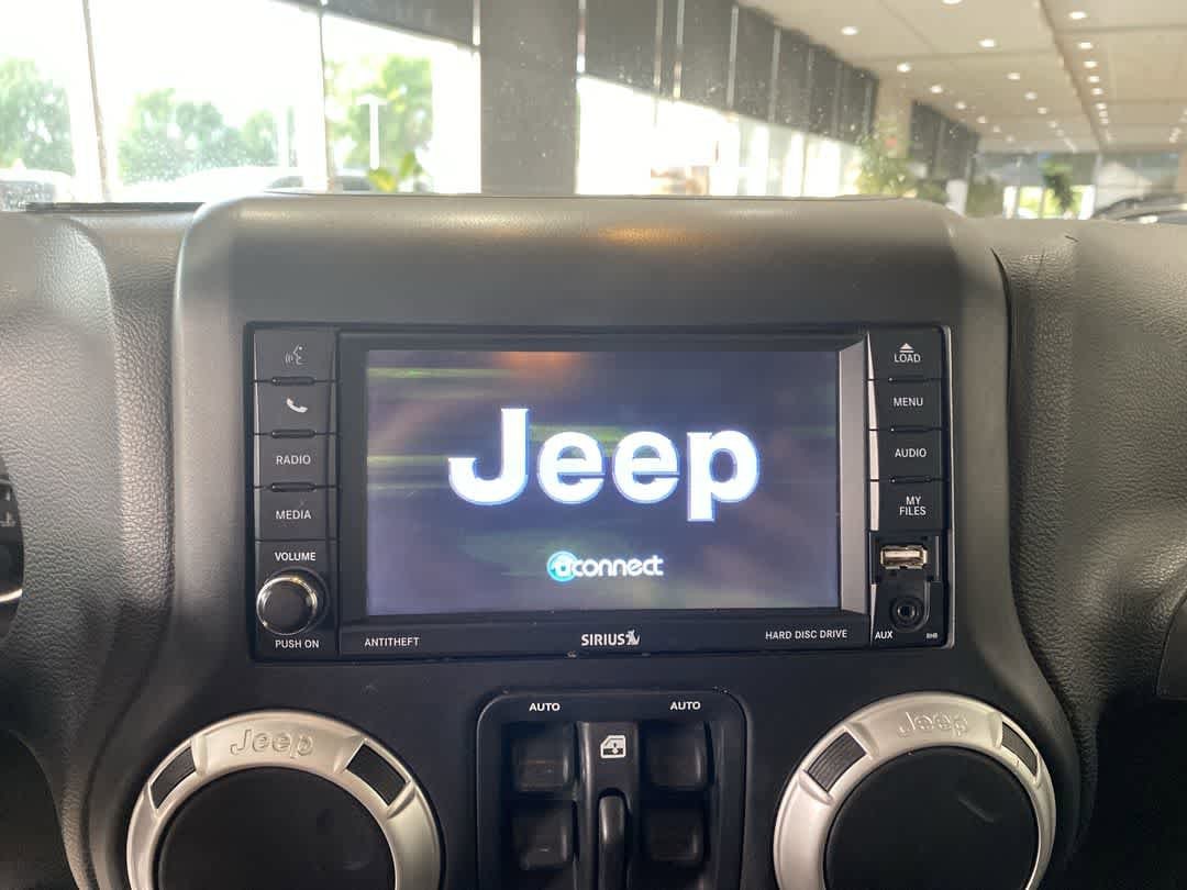 Thumbnail: 2016 Jeep Wrangler - 17