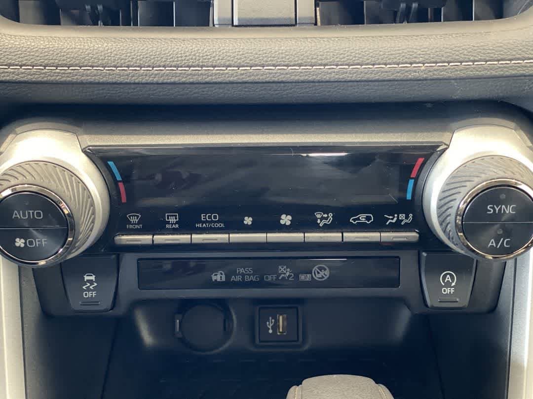 Thumbnail: 2025 Toyota RAV4 - 21